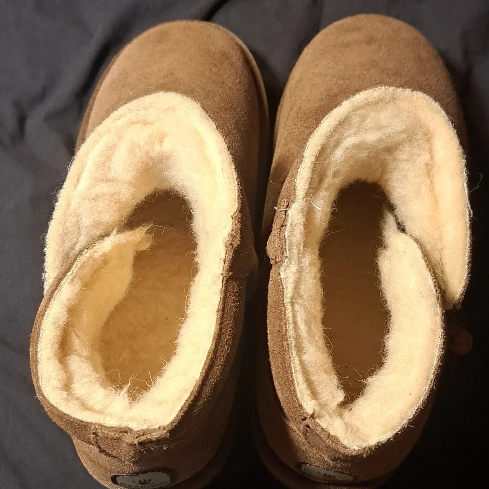 NWOT Bearpaw Women's Toni Zip Side Brown Platform Size 9 Boot